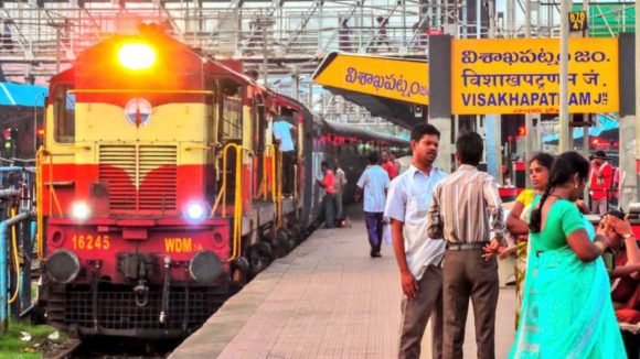 Visakha Railway Station: రూ.500 కోట్లతో విశాఖ రైల్వేస్టేషన్ అభివృద్ధి.. 14 ఫ్లాట్ ఫారాలు, 16 లైన్లు