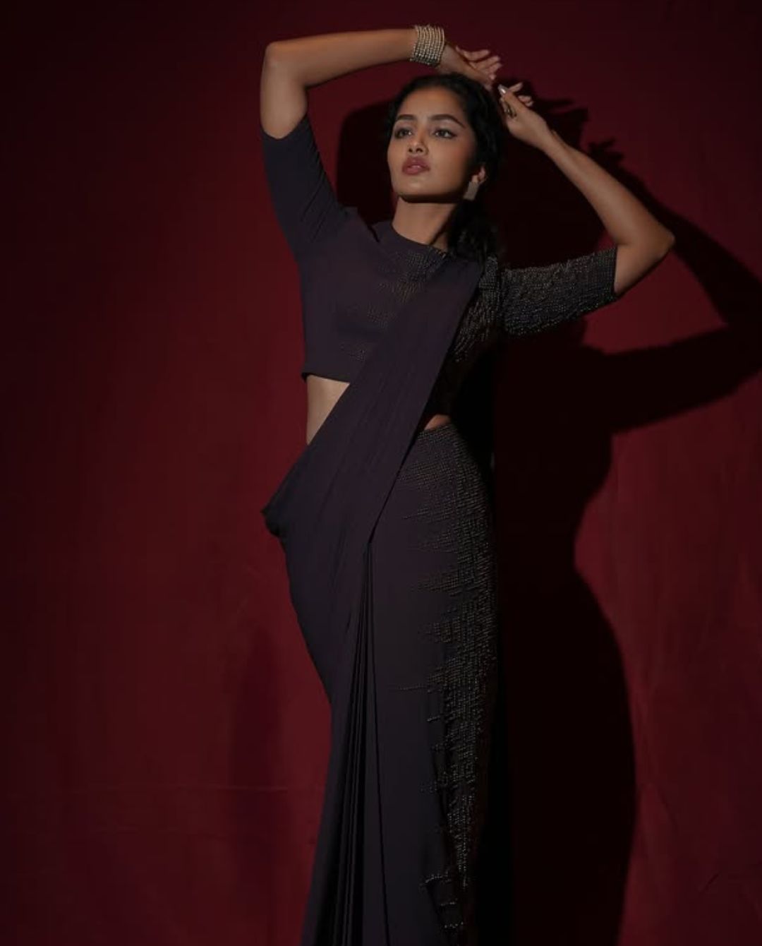 Anupama ParameswRan : పర్ఫుల్ కలర్ శారీలో మెరిసిపోతున్న అనుపమ.. స్టైల్ అదుర్స్..