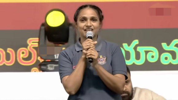 Constable Warning: పెళ్లైంది జాబ్ అవ‌స‌ర‌మా అంటూ.. సీఎం ముందే మహిళా కానిస్టేబుల్ వార్నింగ్