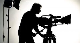 Actress Assaulted : అమ్మాయి పై అసిస్టెంట్ డైరెక్టర్ అత్యాచారం.. పోలీస్ కేసు నమోదు..