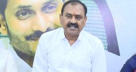 Top 20 News: ధనవంతుల కోసం ప్రత్యేక పూజలు: సుప్రీంకోర్ట్ ఆగ్రహం, ఓడిపోతాననే భయంతో.. సర్పంచ్ అభ్యర్తి సూసైడ్