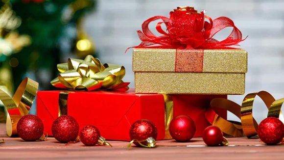 Blinkit Christmas Gift: క్రిస్మస్ గిఫ్ట్ మర్చిపోయారా? బ్లింకిట్, ఇన్‌స్టామార్ట్‌లో నిమిషాల్లో చీప్ గాడ్జెట్స్ డెలివరీ