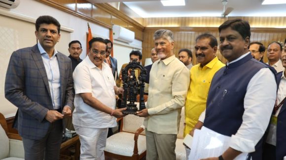 Chandrababu Naidu: జల్ జీవన్ మిషన్‌కు రూ.1,000 కోట్లు ఇవ్వండి.. పోలవరం పనులకు అనుమతులివ్వండి: చంద్రబాబు నాయుడు