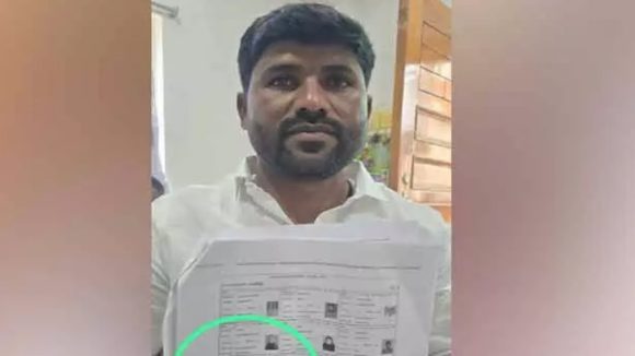 Rangareddy News: పంచాయతీ ఎన్నికల్లో చిత్ర విచిత్రాలు.. ప్రత్యర్థి ఓటు పక్క ఊరికి బదిలీ చేయించిన అభ్యర్థి