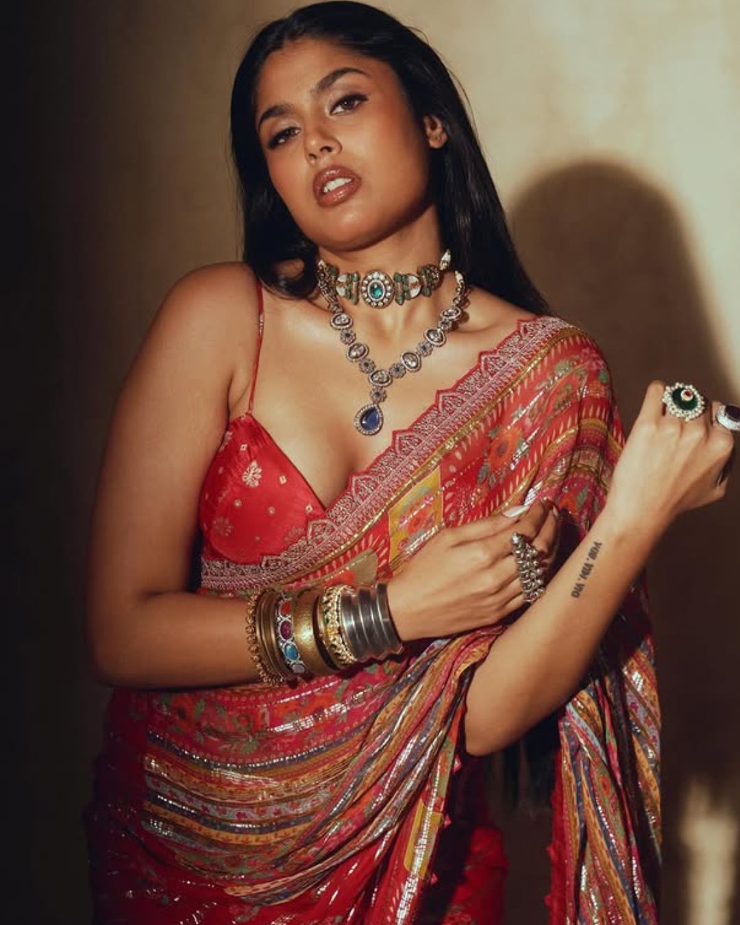 Faria Abdullah : చీరలో ఫరియా అందాల ఆరబోత.. మైండ్ బ్లాక్ అవ్వాల్సిందే…