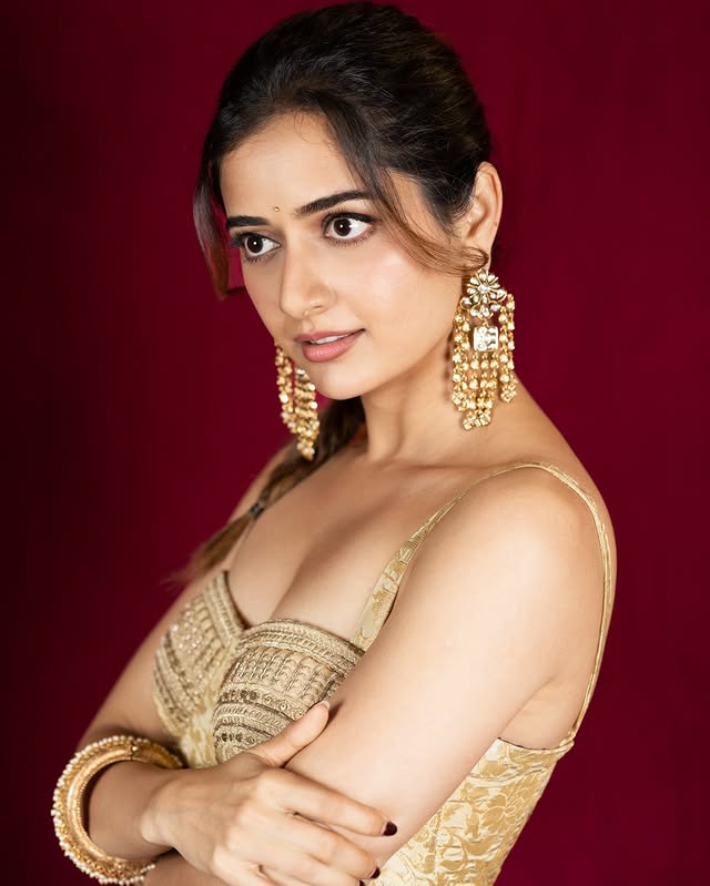 Ashika Ranganath Photo Gallery