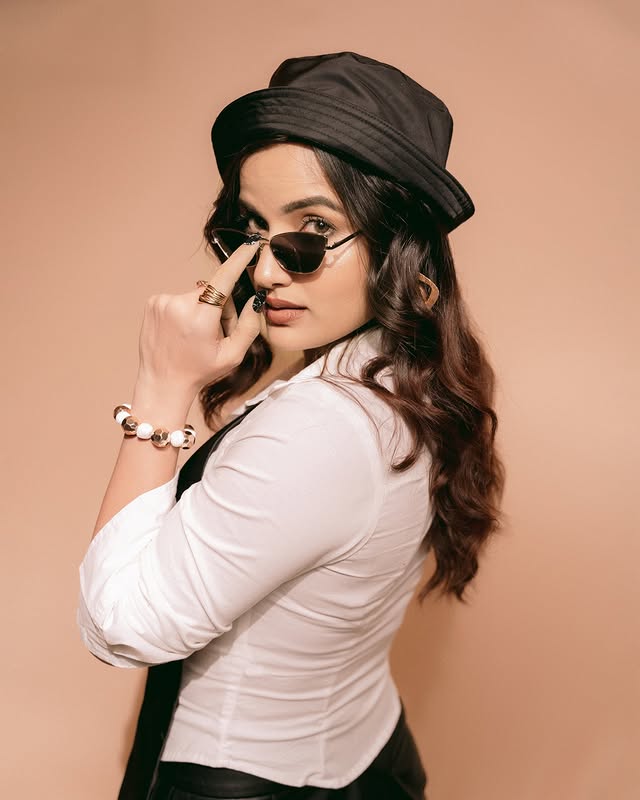 Siri Hanumanth Photo Gallery