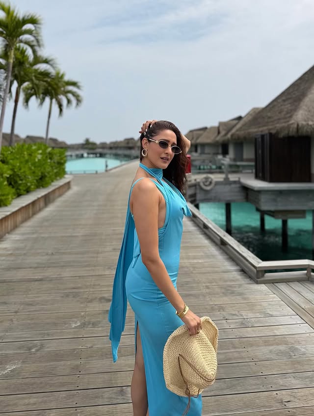 Pragya Jaiswal Photo Gallery