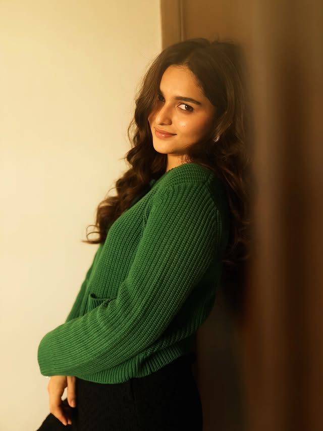 Kayadu lohar( Source/ Instagram) Kayadu lohar Photo Gallery