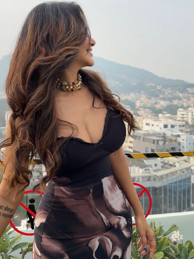 Ashu Reddy Photo Gallery