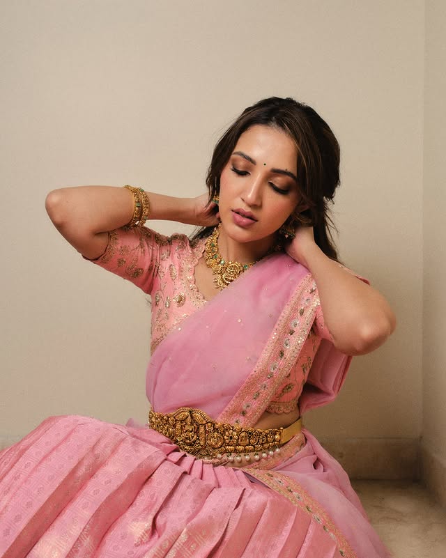 Nehashetty  Photo Gallery