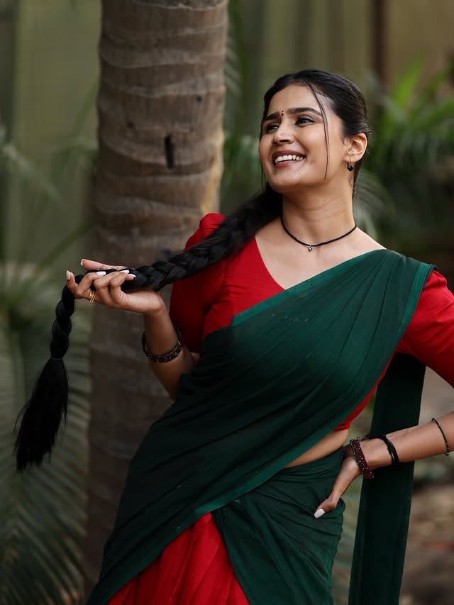 Kavya Shree photo Gallery