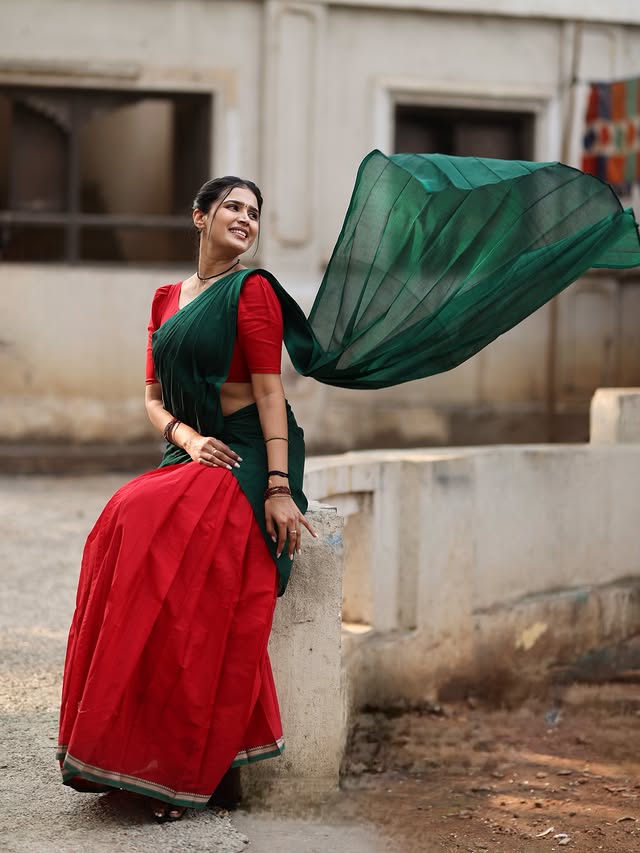 Kavya Shree photo Gallery