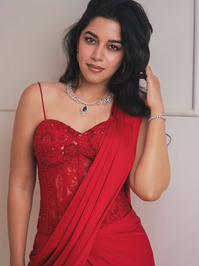 Mirnalini Ravi Photo Gallery