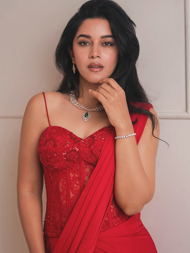 Mirnalini Ravi Photo Gallery