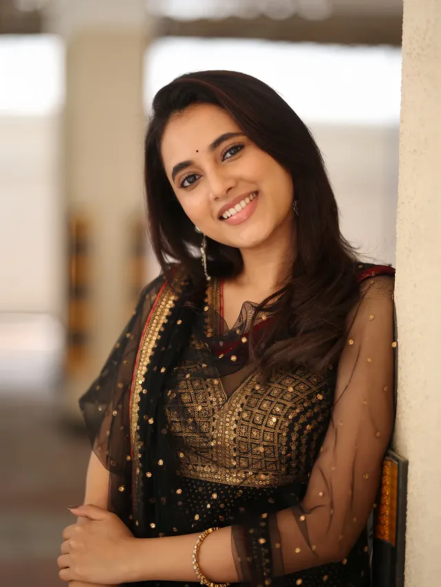 Priyanka Mohan( Source/ Instagram) Priyanka Mohan Photo Gallery