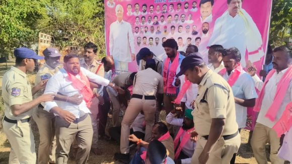 Kadiyam Flex: బీఆర్ఎస్ లోనే కడియం.. స్టేషన్ ఘనపూర్ లో హై టెన్షన్