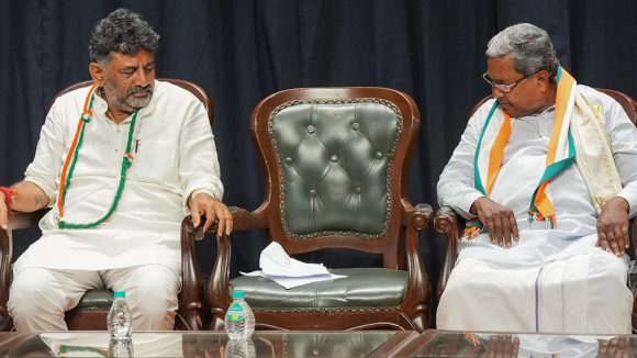 Karnataka Politics: కర్ణాటకలో మళ్లీ సీఎం మార్పు రగడ.. ముహూర్తం ఫిక్స్ చేసిన కాంగ్రెస్ ఎమ్మెల్యే!