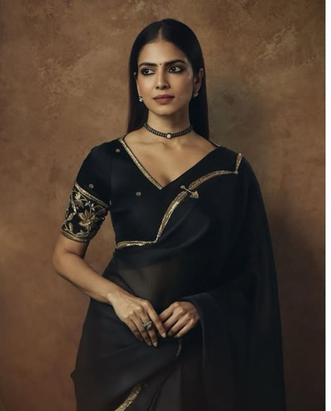 Malavika Mohanan : బ్లాక్ శారీలో మనసు దోచుకుంటున్న మాళవిక మోహనన్..