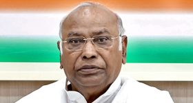 Mallikarjun Kharge: 2025 ఒక 'దోపిడీ నామ సంవత్సరం'.. బీజేపీ 11 ఏళ్ల పాలనపై ఖర్గే ఆగ్రహం!