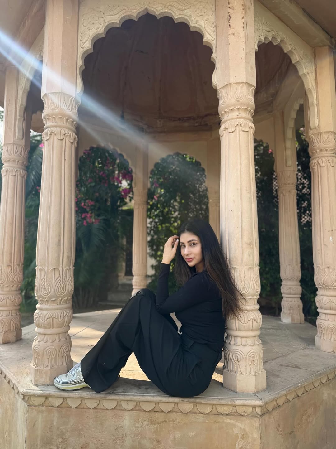 Mouni Roy Images (Source: Instagram) Mouni Roy Images (Source: Instagram)