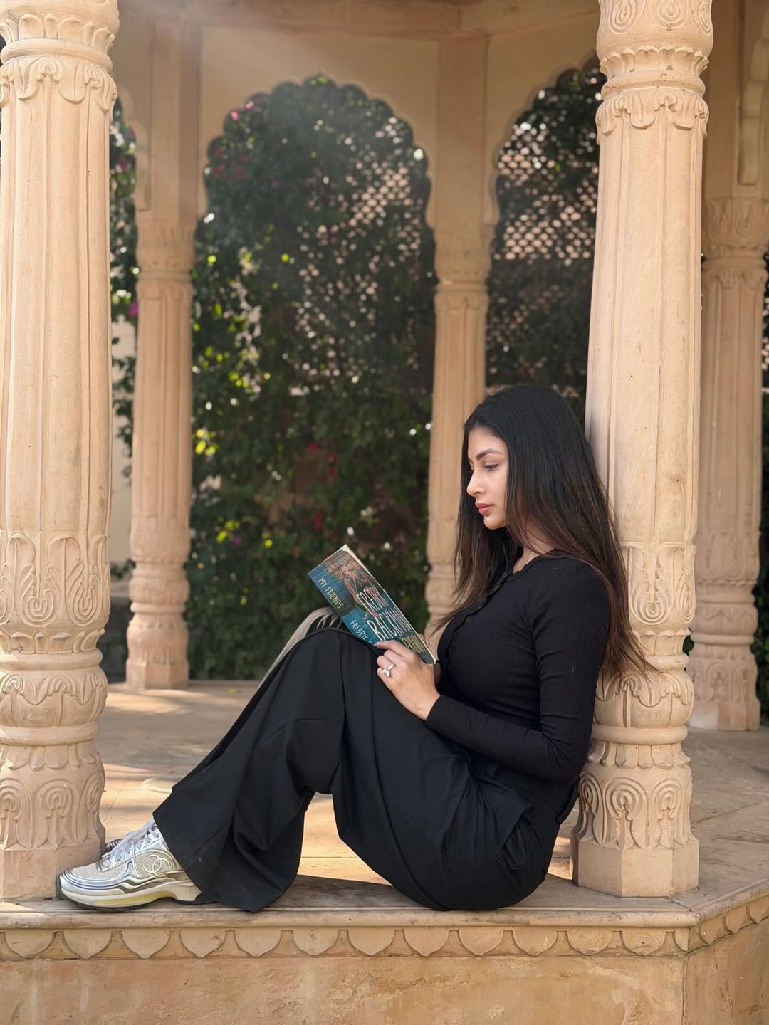 Mouni Roy Images (Source: Instagram) Mouni Roy Images (Source: Instagram)