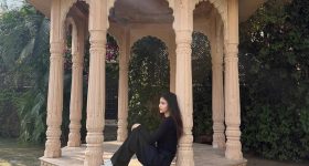 Mouni Roy: రాజస్థాన్‌లో నాగిని బ్యూటీ మౌని సందడి.. క్రిస్మస్‌ వేడుకల్లో..
