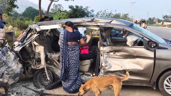 Road Accident: అన్నమయ్య జిల్లాలో ఘోర రోడ్డు ప్రమాదం.. అంబులెన్స్, కారు ఢీ.. స్పాట్‌లో ఆరుగురు!