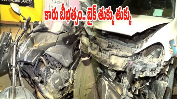 Hyderabad: మాదాపూర్‌లో కారు బీభత్సం.. డివైడర్‌ను ఢీకొట్టి.. స్పాట్‌లోనే!