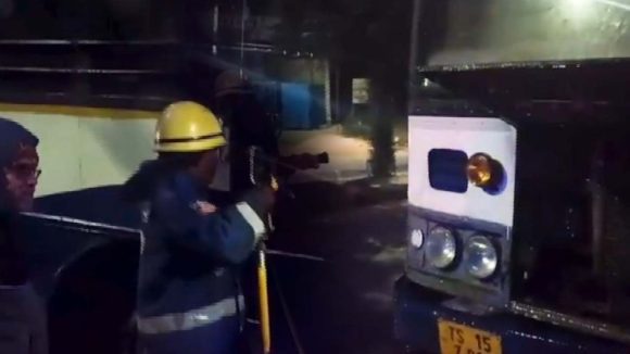 Bus Fire Incident: మెదక్‌ జిల్లా ఆర్టీసీ బస్సులో మంటలు.. ప్రమాదంలో 11 మంది ప్రయాణికులు..