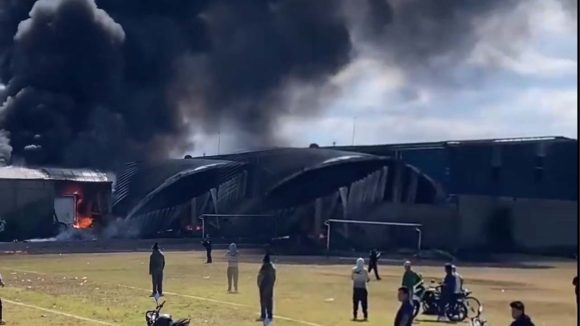 Plane Crash: మెక్సికోలో పెను విషాదం.. కుప్పకూలిన విమానం.. స్పాట్‌లో 10 మంది మృతి