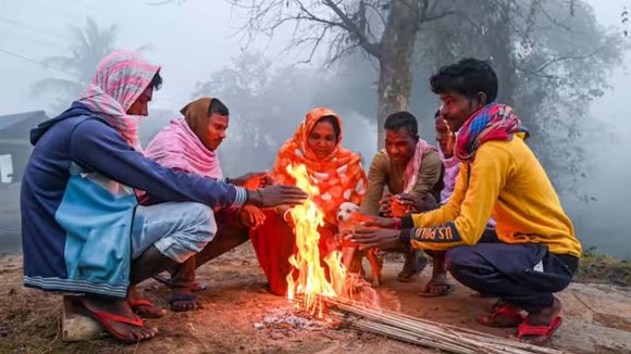 Weather Update: గజగజ వణుకుతున్న జనం.. మరో రెండు రోజులు కనిష్ఠ స్థాయికి ఉష్ణోగ్రతలు, పలు జిల్లాలకు ఎల్లో అలర్ట్!