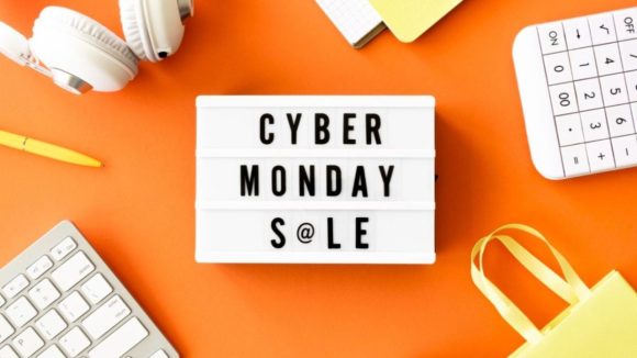 Cyber Monday Sale: స్మార్ట్‌ఫోన్‌లు, హోమ్ అప్లయన్సెస్ పై 65 శాతం వరకు డిస్కౌంట్.. ఎక్కడ కొనాలంటే