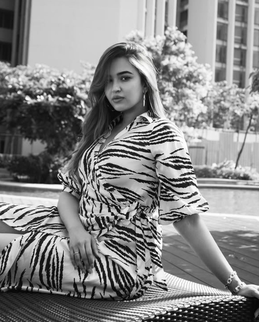 Poojitha Ponnada : బ్లాక్ అండ్ వైట్ లుక్ లో పూజిత స్టిల్స్..చూపుతిప్పుకోలేరు..