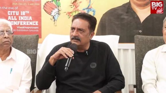 Prakash Raj: మొరిగే వాళ్లను మొరగనివ్వండి.. అనసూయకు మద్దతుగా ప్రకాష్ రాజ్!