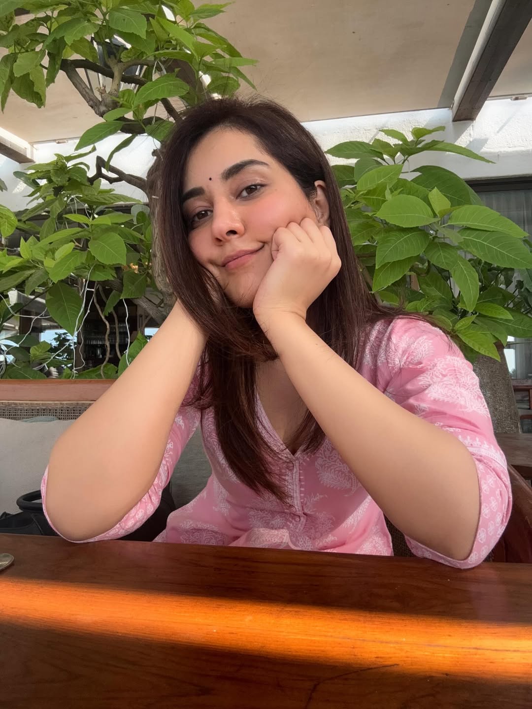 Rashi khanna Pics (Source: Instagram)