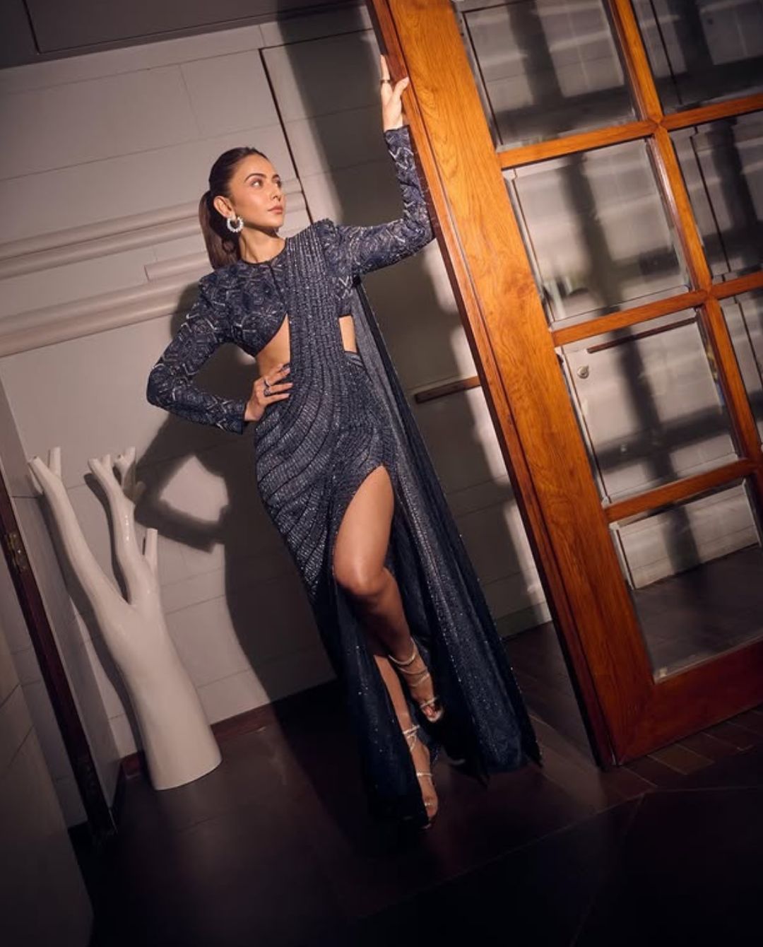 Rakul Preeth Singh : బ్లూ కలర్ డ్రెస్ లో మెరిసిపోతున్న రకుల్.. కుర్రాళ్లకు నిద్రపట్టదు..