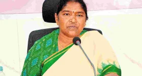 Minister Seethakka: గాంధీని మరోసారి హత్య చేశారు.. కేటీఆర్‌తో 'ఫుట్‌బాల్' ఎలా ఆడాలో సీఎంకు తెలుసు: మంత్రి సీతక్క ఫైర్