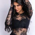 Shruthi Haasan : బ్లాక్ డ్రెస్ లో కిల్లింగ్ లుక్ లో శృతి.. ఇదేం డ్రెస్ తల్లి..