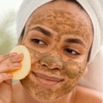 Natural scrub: ఈ స్క్రబ్‌లు వాడితే.. గ్లోయింగ్ స్కిన్ గ్యారంటీ !
