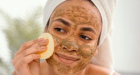 Natural scrub: ఈ స్క్రబ్‌లు వాడితే.. గ్లోయింగ్ స్కిన్ గ్యారంటీ !