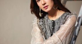 Sonal Chauhan : క్యూట్ లుక్ లో మెంటలెక్కిస్తున్న సోనాల్.. రెండు కళ్లు చాలట్లేదే..
