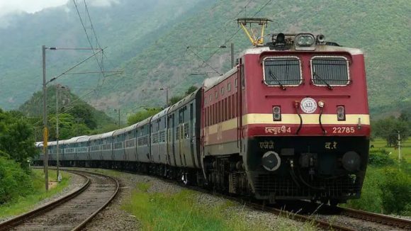 Railway Charges: రైల్వే ఛార్జీల పెంపు నేటి నుంచే.. ఈ టికెట్లకు మినహాయింపు
