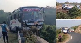 Road Accident: ట్రావెల్ బస్సుకి బ్రేక్ ఫెయిల్.. డివైడర్‌‌ని ఢీ కొట్టి, స్పాట్‌లో 40 భవానీలు