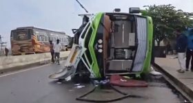Travel Bus Accident: ట్రావెల్స్ బస్సు బోల్తా.. ఏపీ నుంచి బెంగుళూరు వెళ్తుండగా ఘటన, స్పాట్‌లో 11 మంది