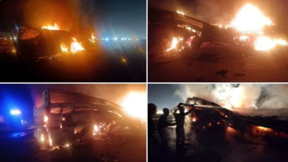 Bus Accident: ఘోర రోడ్డు ప్రమాదం.. లారీని ఢీ కొన్న ట్రావెల్ బస్సు, 17 మంది సజీవ దహనం, మరికొందరి