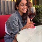 Vindhya Vishaka : చేతిలో వైన్ గ్లాస్.. గ్లామర్ తో రెచ్చగొడుతున్న యాంకర్ వింధ్య…