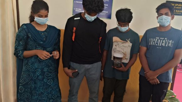 Hyderabad News:  రూటు మార్చిన  మహిళా టెక్కీ..  బాయ్ ఫ్రెండ్స్‌తో కొత్త వ్యాపారం, అడ్డంగా దొరికిపోయింది