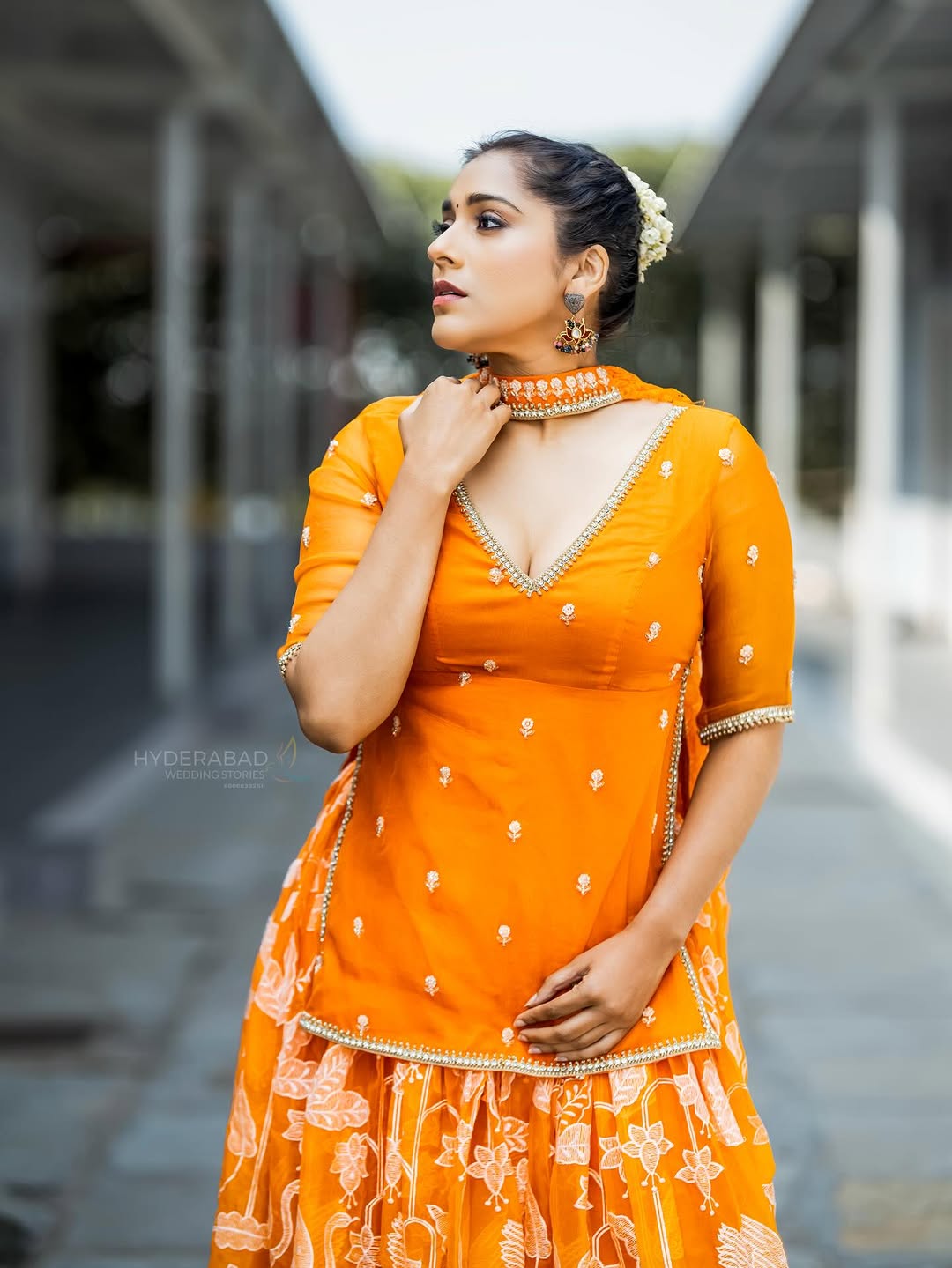Actress Rashmi Gautam Photo Gallery