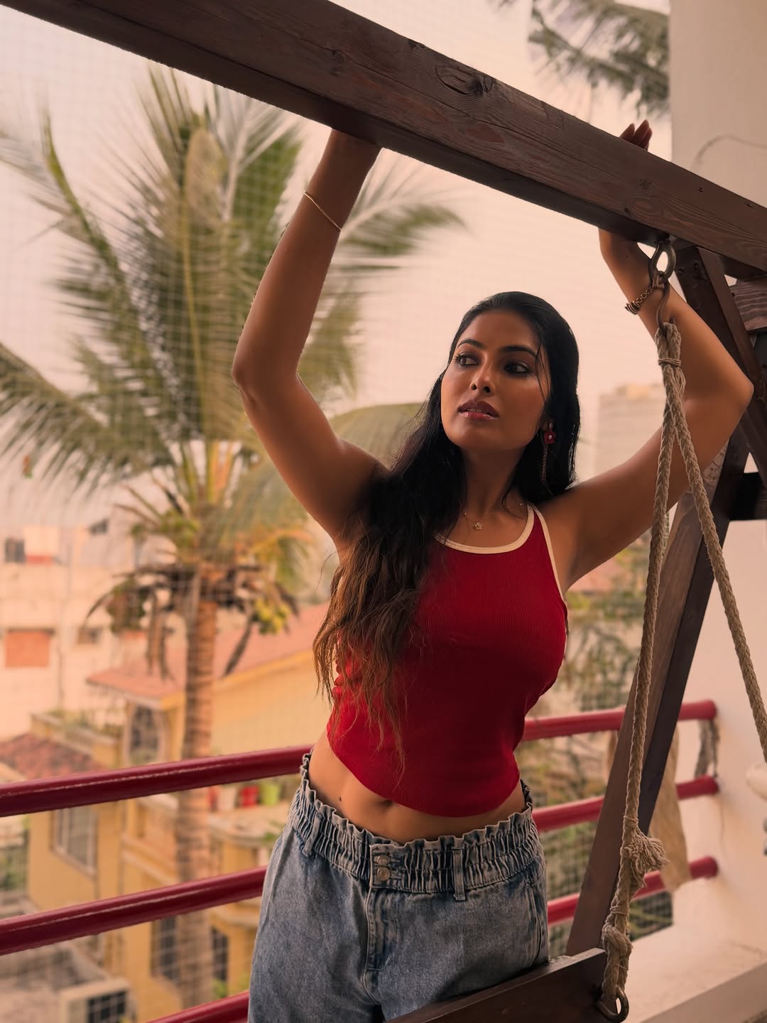 Divi vadthya (Image Credit: Instagram) Actress Divi vadthya Photo Gallery